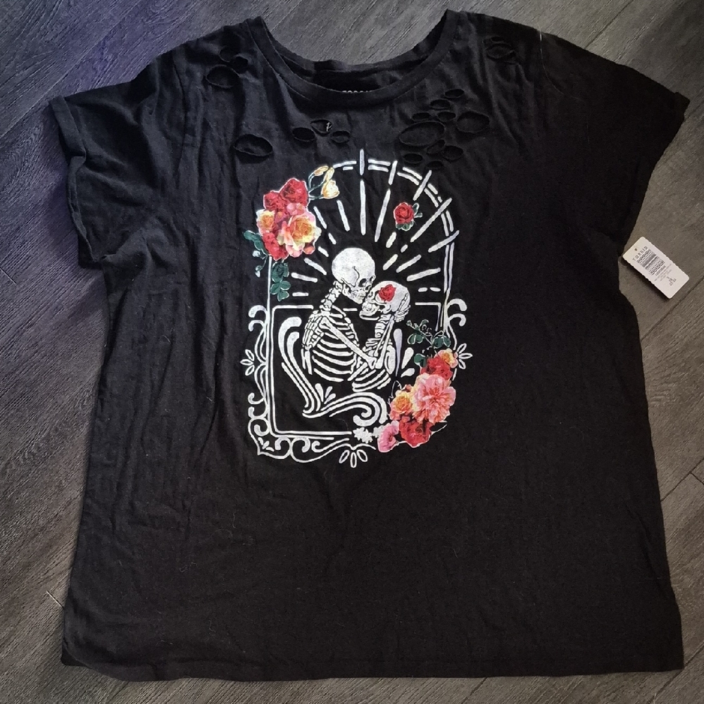 TORRID- DISTRESSED LOVERS TSHIRT